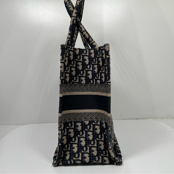 Dior Womens Medium Dior Book Tote Bag Oblique Motif Cotton Ercu/Blue Pre-Owned - Picture 5 of 15